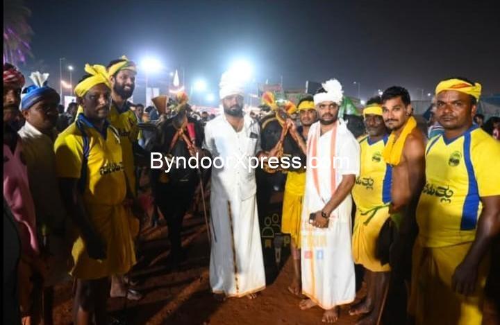ಇತಿಹಾಸ ಪ್ರಸಿದ್ಧ ಪುತ್ತೂರು ಕೋಟಿ ಚೆನ್ನಯ್ಯ ಕಂಬಳದಲ್ಲಿ ಬೈಂದೂರು ಕೋಣಗಳಿಗೆ ಚಿನ್ನದ ಬಹುಮಾನ