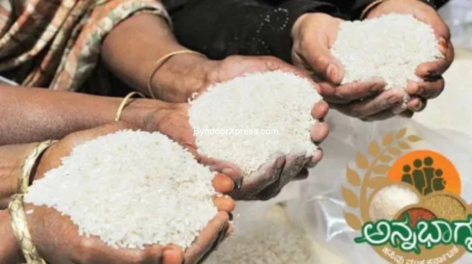 ಮನೆಯಲ್ಲಿ ಅಕ್ರಮವಾಗಿ ದಾಸ್ತಾನು ಇರಿಸಿದ ಅನ್ನಭಾಗ್ಯ ಯೋಜನೆಯ ಅಕ್ಕಿ: ಅಧಿಕಾರಿಗಳಿಂದ ದಾಳಿ