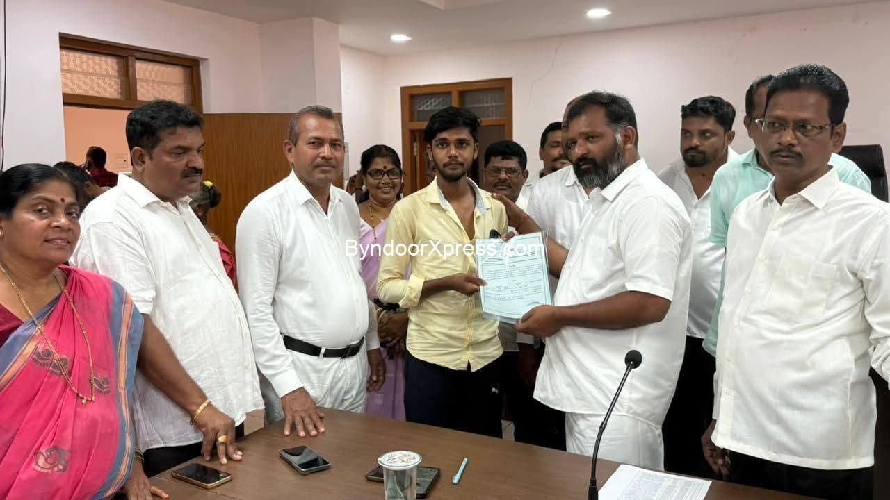 ಬೈಂದೂರು ತಾಲೂಕಿನ 55 ಅರ್ಹ ಫಲಾನುಭವಿಗಳಿಗೆ ಶಾಸಕರಿಂದ ಹಕ್ಕುಪತ್ರ ವಿತರಣೆ